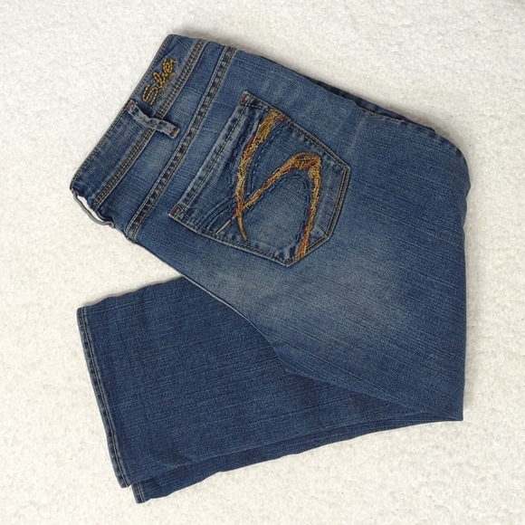 Silver Jeans Akio Capri - Picture 1 of 7